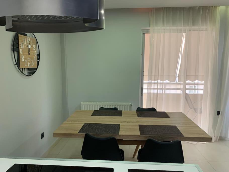 Varkiza Lux Apartment Bagian luar foto